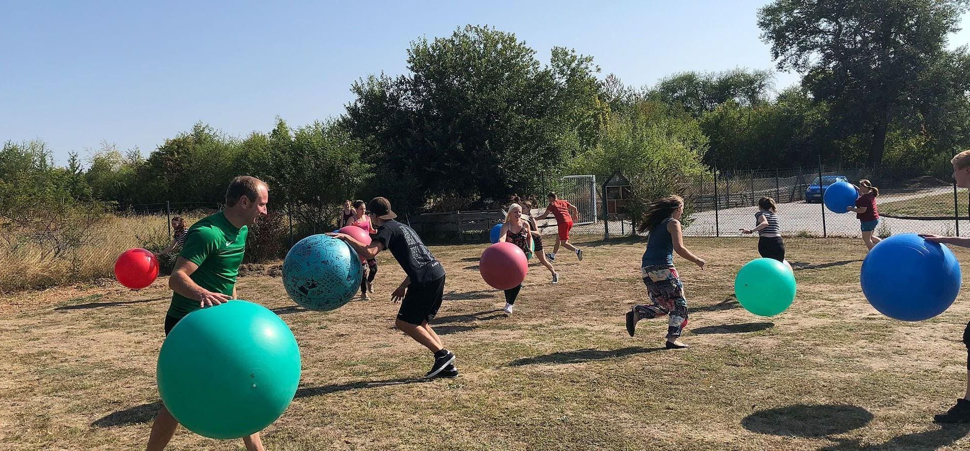 Eine Übung mit einem Ball